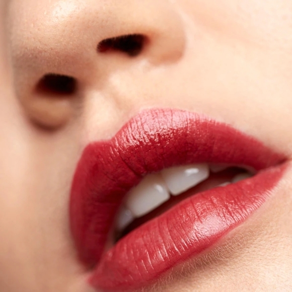 BRAND NEW LARITZY CREAM LIPSTICK IN CRIMSON - Picture 6 of 6